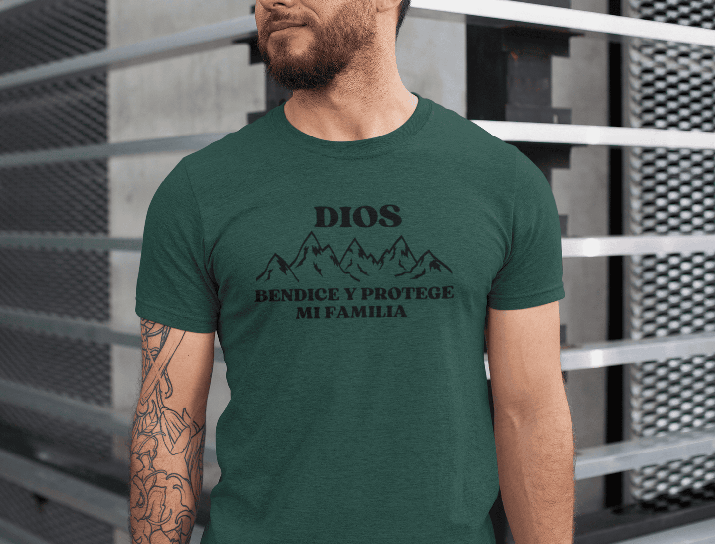 Dios bendice, camiseta cristiana, familia cristiana, regalo de fe, por AbecarDesigns.