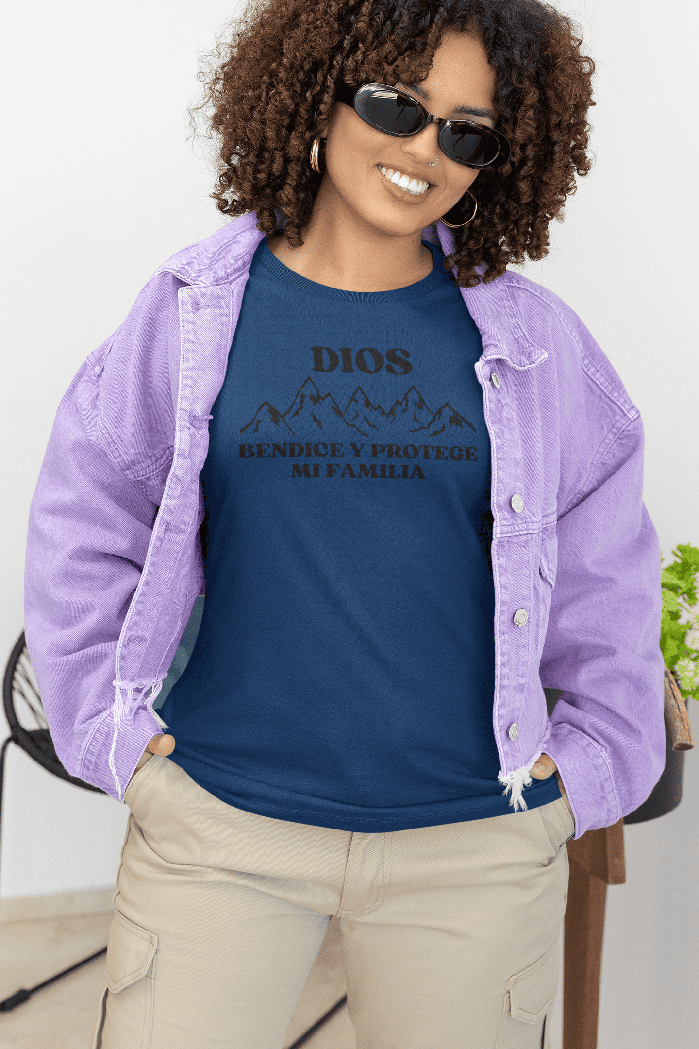 Dios bendice, camiseta cristiana, familia cristiana, regalo de fe, por AbecarDesigns.